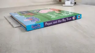 【露天書寶二手書T1/少年童書_IVQ】Peppa Pig: Peppa and the Big Train: My First Storybook_Ladybird