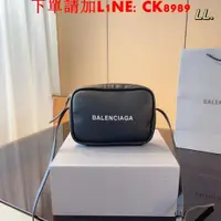 在飛比找蝦皮購物優惠-公司貨配折疊盒,BALENCIAGA巴黎世家相機包,超實用！