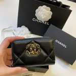 珊妮二手 CHANEL 香奈兒 19系列 編織大LOGO 小羊皮 拉鏈零錢包 卡包 短夾 卡夾 AP0949 現貨