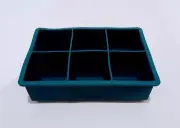 Large Ice Cube Tray with Lid Stackable Silicone Square Ice Cube Mold 1.97 "-Blue