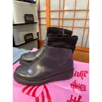 在飛比找蝦皮購物優惠-「 二手鞋 」 bussola 女版皮革短靴 38號（黑）1