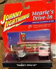 Johnny Lightning Diorama Mearle's Drive in Flames Roadster 1953 Corvette Figures