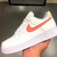 在飛比找蝦皮購物優惠-免運 Nike Air Force 1 '07 白水蜜桃橘 