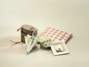 hat & hat box, large cushion with umbrella & ad frame