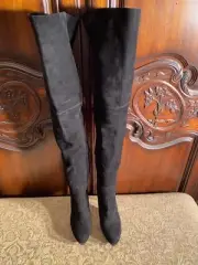 New Stuart Weitzman Classic Women's Black Over the Knee Suede Boots Size 9M