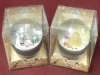 在飛比找Yahoo!奇摩拍賣優惠-交換禮物: 金莎巧克力 2018聖誕水晶球【斜塔聖誕樹+金莎