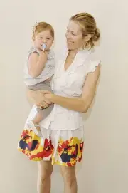 Actress Kelly Rutherford daughter Helena at a fitting wearing Sus- 2010 Photo 1