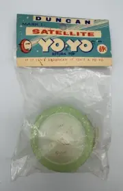 Rare Vtg Original In Package Duncan Satellite Yo Yo Green And White W/ Glitter