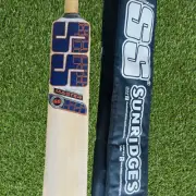 SS MASTER Edition English Willow Cricket Bat, Edge 38-42 mm (Free Knocked )