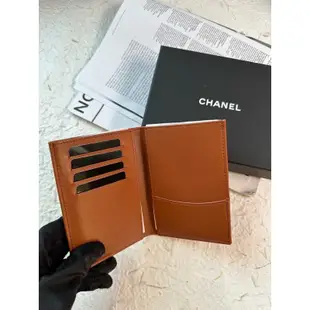 在台現貨💛35800 香奈兒 Chanel 19護照套 金棕色 焦糖色