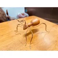 在飛比找蝦皮購物優惠-台灣龍柏手工螞蟻🐜原木動物雕刻