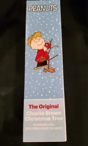 Charlie Brown 18 Inch Christmas Tree with Linus's Blanket Holiday Décor Peanuts