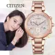 【CITIZEN 星辰】xC心蕊台灣限定 光動能不鏽鋼碼表計時腕錶-粉紅金35mm(FB1452-66W 情人節推薦)