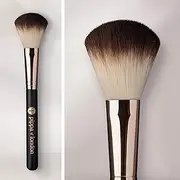 Studio FX Round Blush Brush by Pippa of London - 3-In-1 Cheek Makeup Brush - Sculpting Brush Perfect For Applying Blush, Highlighter and Bronzer - Soft & Absorbent Cosmetic Tool For Face