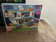 Peppa Pig Cruise Ship Playset 17 Pieces, 3 Figures New