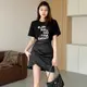 韓版時尚休閒套裝女裝寬鬆顯瘦黑色短袖圓領字母印花T恤+高腰暗紋印花包臀半身裙兩件套