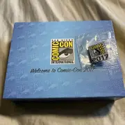 2017 San Diego Comic-Con SDCC booklet checklist lapel pin and swag gift box MINT