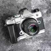 Wood L Hand Grip + Aluminum Alloy Baseplate For Olympus OM-5 Mirrorless Camera