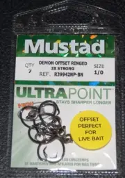 Mustad R39942BLN-10 Ultra Point Size 1/0 3X Strong Ringed Circle Hooks