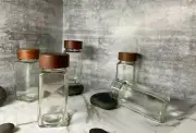 SQUARE GLASS SPICE JAR WITH SAPELE LID