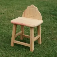 在飛比找momo購物網優惠-【MU LIFE 荒木雕塑藝品】可愛動物無垢檜木兒童椅(小雞