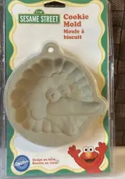 Vintage 1998 Wilton Sesame Street BIG BIRD Ceramic Cookie Mold 2306-3461.