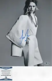 FRIDA GUSTAVSSON 'THE FACE OF MAYBELLINE' SUPERMODEL SIGNED POSTER PHOTO BECKETT