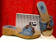 NEW MIA2 SZ 5 FRAYED OUT MULTI-COLOR RHINESTONE EMBELLISHED DENIM SLIDE/RUNS BIG