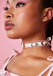 Pretty Prim Rose Choker