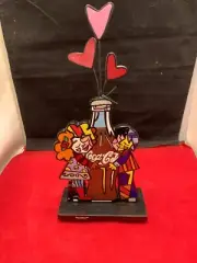 Romero Britto Coca Cola Bottle Hugging Figurine Pop Art Rare 4043878 NEW