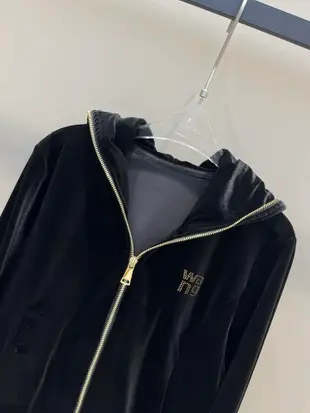 【King女王代購】Alexander Wang 23年秋冬新款氣質絲絨套裝 撞色金屬帶帽開衫+闊腿褲女 黑色 SML