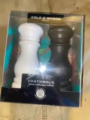 Cole & Mason Southwood, Classic Salt & Pepper Mill Set