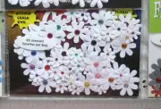 80 Florettes - DIY - WHITE with Multi-Coloured Jewels - 15-25mm Petaloo I