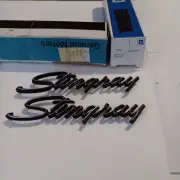 NOS 74-76 STINGRAY FENDER EMBLEMS. 3956216 (2)
