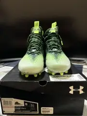 Under Armour Spotlight Lux Mid Cut 2.0 size 10US - Brand New with Box