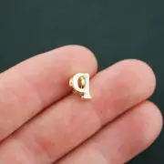 4 Letter Q Charms Antique Gold Tone Lowercase Initial Alphabet q - GC681