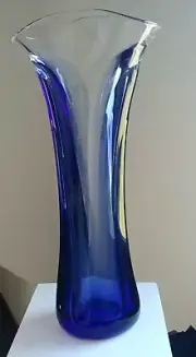 Michael Shearer (Spirit Glass) 2002 Elegant Hand Blown Medium Tall Vase