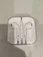 Apple EarPods with 3.5mm Headphone Plug - New - Microphone and Volume Control