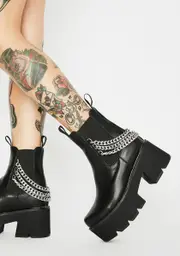 [Lamoda] Black Out Platform Boots