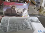 Dragon 1:35 Schwerer Panzerspahwagen #6072 un-assembled model