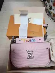 Louis Vuitton new wave chain bag
