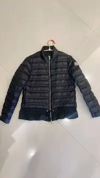 在飛比找Yahoo!奇摩拍賣優惠-（售出）Moncler 輕羽絨 下擺荷葉