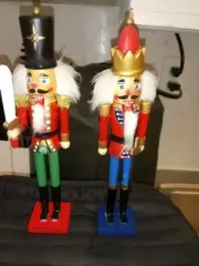 2 Handmade Wooden Nutcracker Soldier Model Figurine Xmas Gift Decor