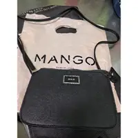 在飛比找蝦皮購物優惠-mango MNG 黑色皮革立體紋小側背包