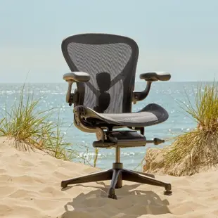 【Herman Miller】Aeron2.0 全功能 尼龍腳 石墨色 B SIZE DW扶手(功能最頂配☆ 經典再進化 二代人體工學椅)