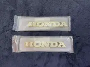 New Honda Genuine NOS CB750 Tank Emblem CB500 CB550 87121-300-030 87122-300-030*