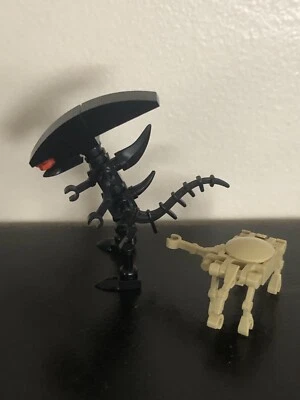 Alien & Facehugger Minifigure