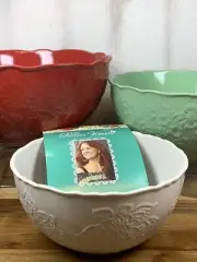 Pioneer Woman Red Green Cream Nesting Bowl Set Of 3 NEW IN BOX Holiday RARE VHTF