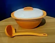 Tupperware Legacy Soup Server Bowl w/ Spoon Yellow With White 7 1/2 Cups New