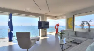 Infinity Sea View Apartment
